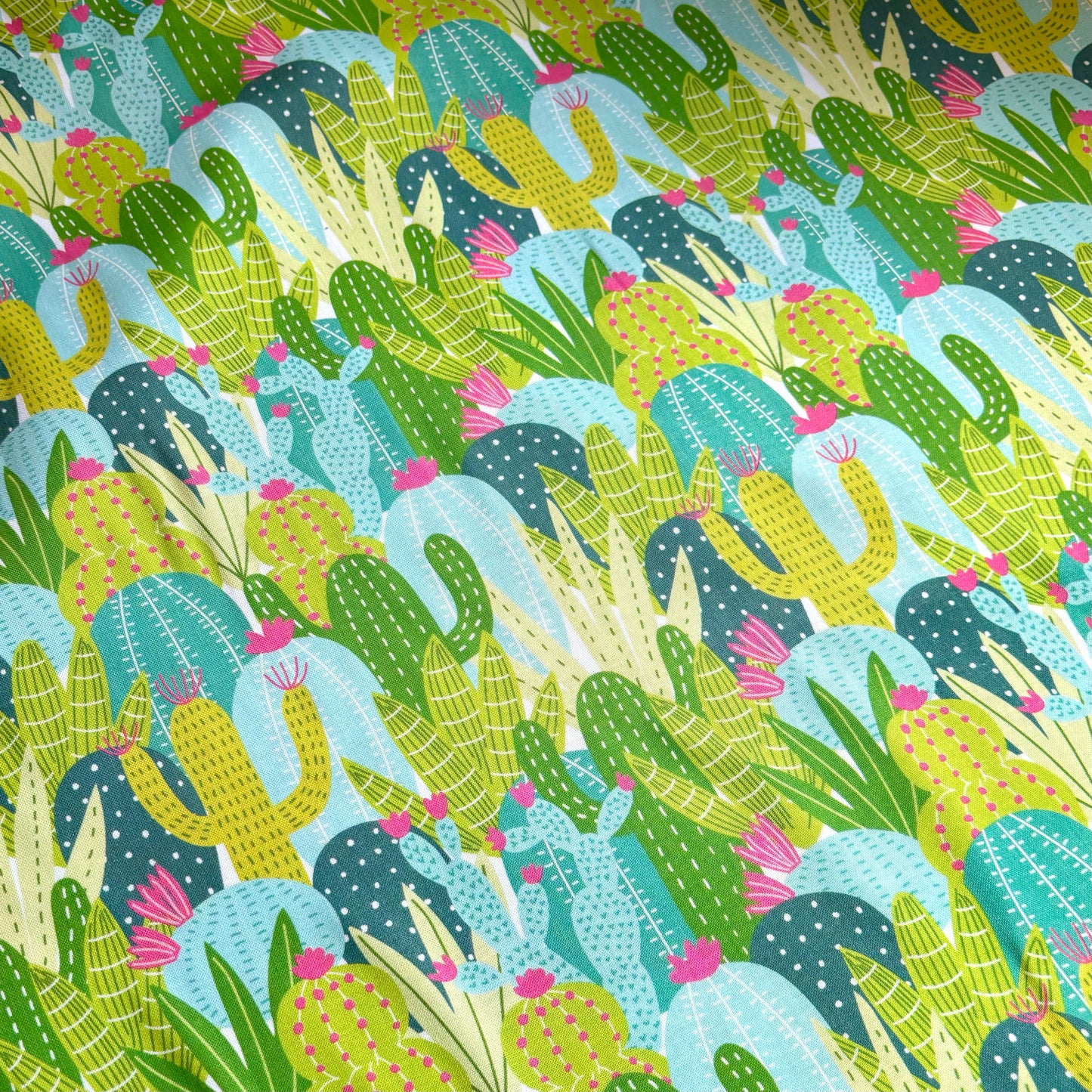 Green Cactus Plants - Desert Bloom - Blend Cotton Fabric ✂️ £7 pm *SALE*