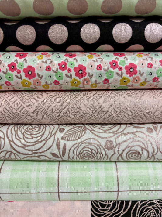 💕 Mystery Fat Quarter Fabric Bundle 💕