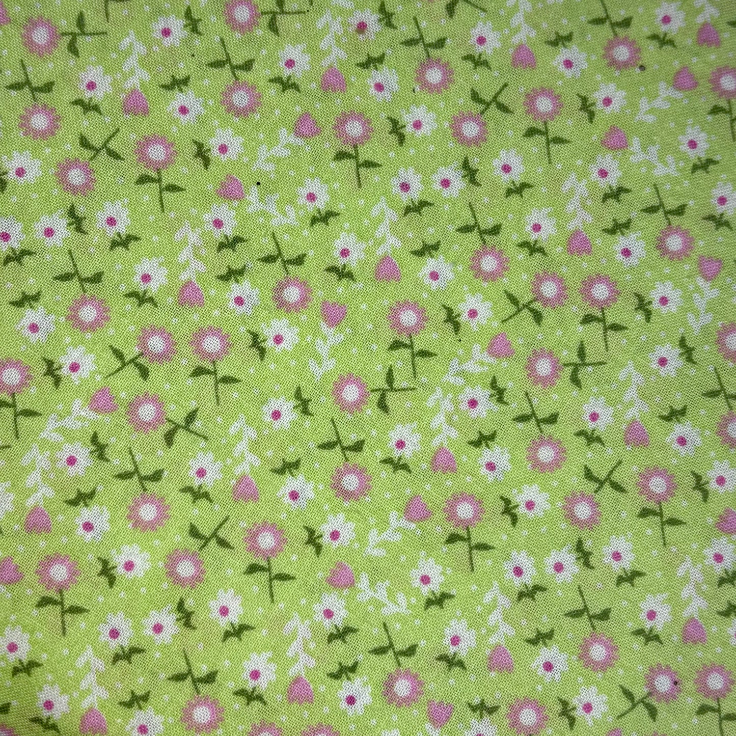 Pink And White Flowers - Kingfisher Cotton Fabric ✂️ £12pm
