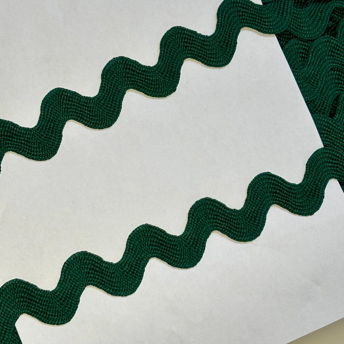 Green Ric Rac Border Forest Green 25mm Ric Rac Trim ️ – Rosie's Craft Shop Ltd
