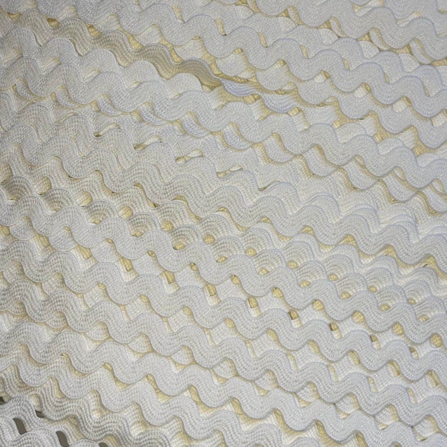 Ivory 8mm Ric Rac Trim ✂️