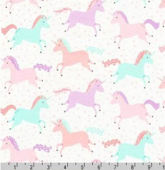 Unicorns White - Chasing Rainbows - Robert Kaufman Cotton Fabric ✂️ £13 pm