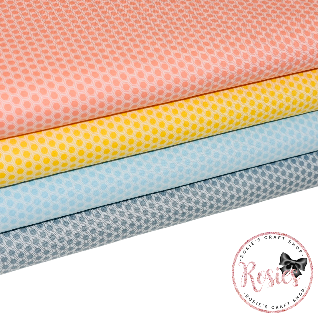 Honeycomb Pattern - Bees Knees - Robert Kaufman ✂️ £13 pm